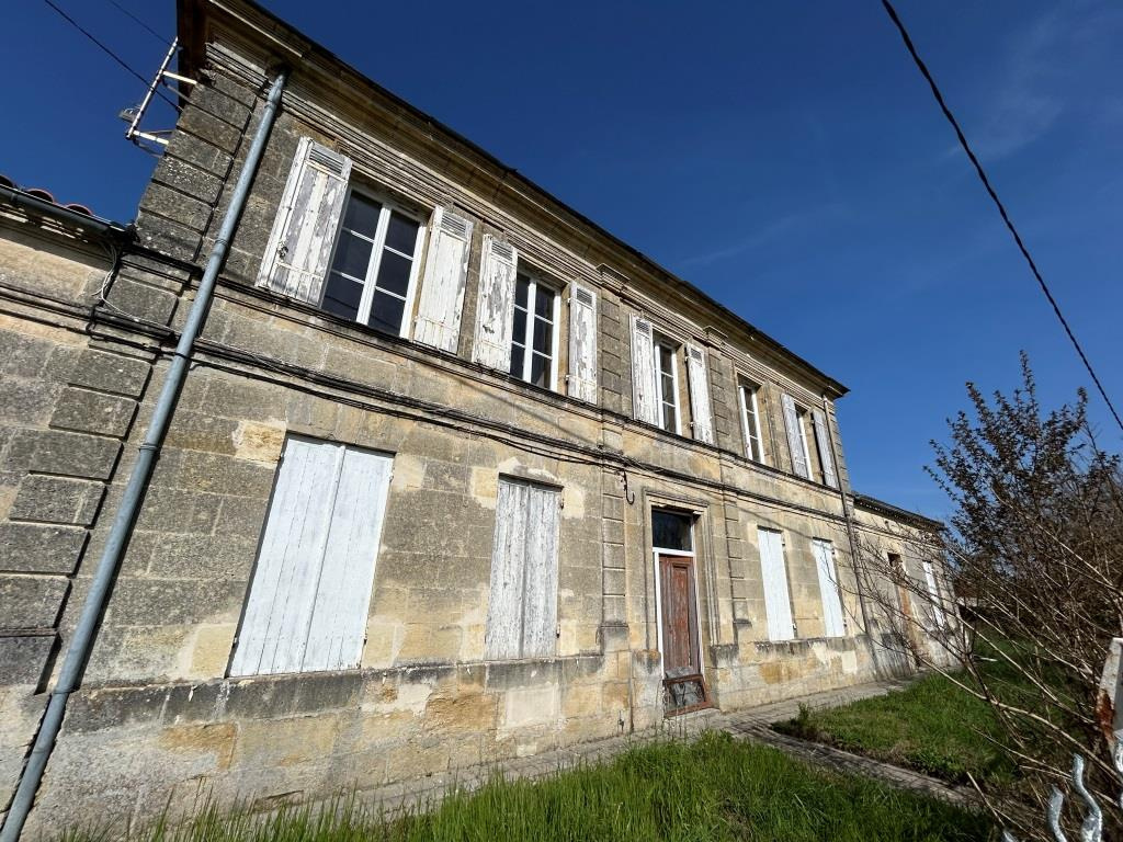 Vente Maison 240m² 12 Pièces à Saint-Christoly-de-Blaye (33920) - Idimmo